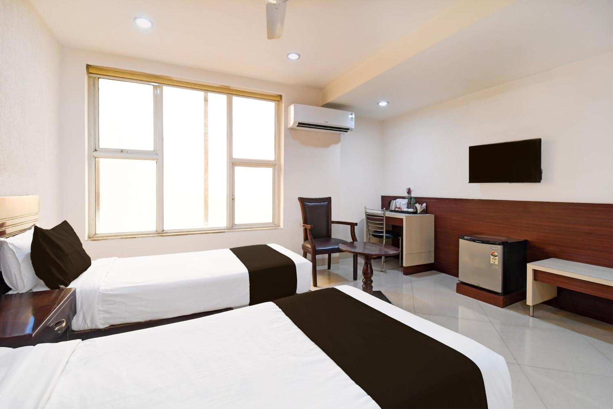 Super Townhouse Harmu Road Formerly Elite City Ranchi Exterior photo